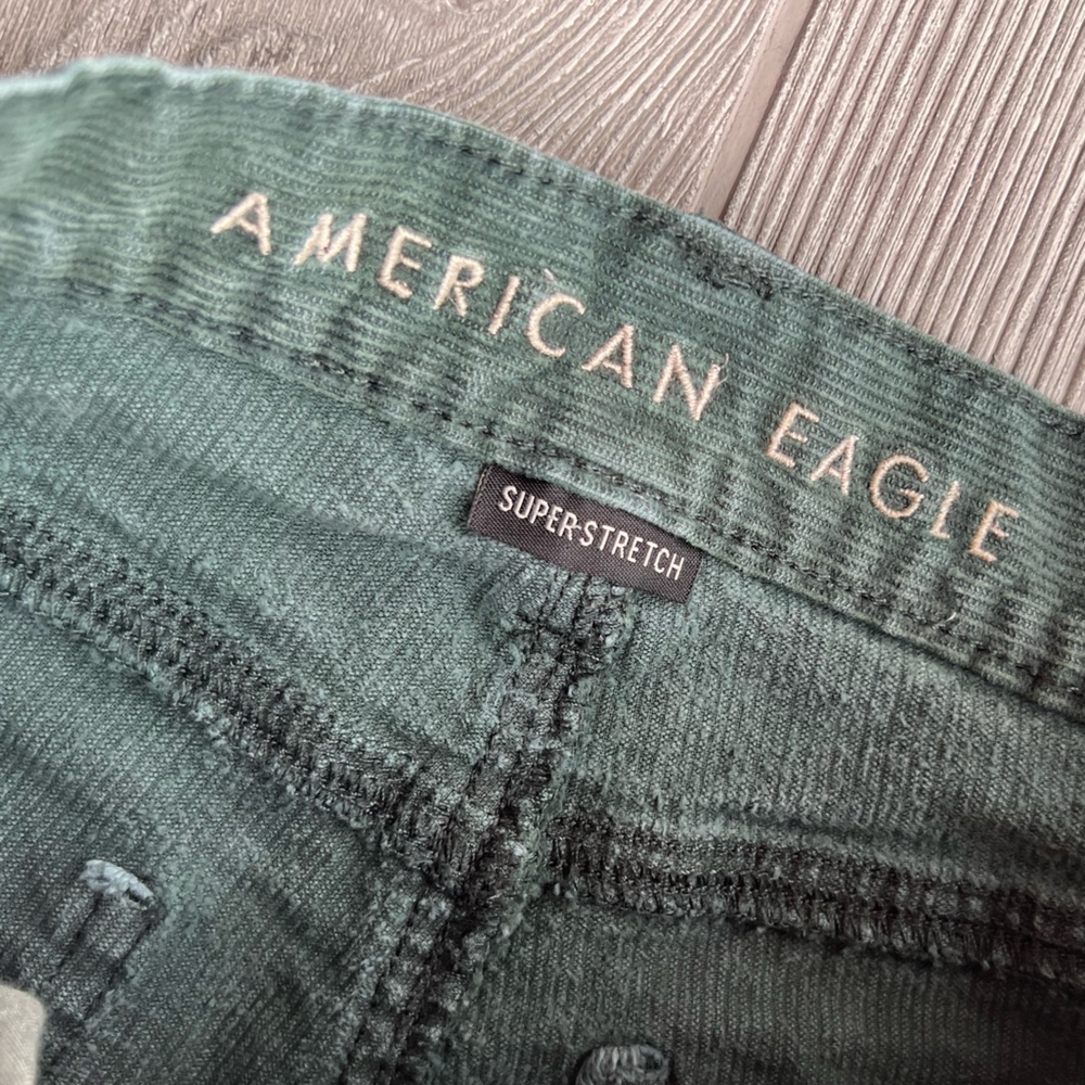 American Eagle Green Corduroy Mom Jeans Size 2 Regular - Picture 4 of 10